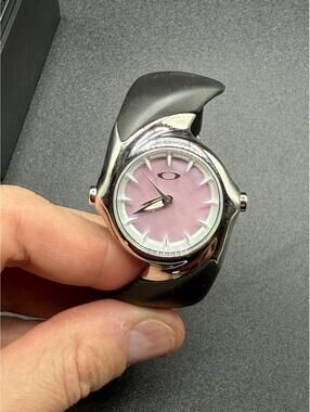 Oakley Crush 2.5 Polished/Mother of Pearl Pink Dial Watch New